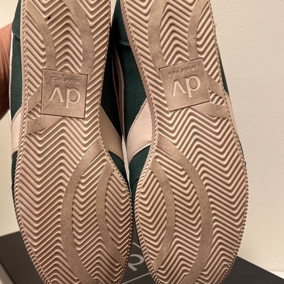 Dolce Vita Women’s Green Sneakers - Picture 4 of 5
